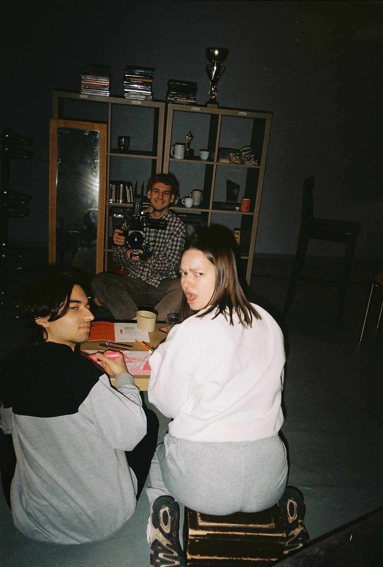 Za kulisami
